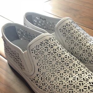 Tory Burch Lennon laser cut sneakers size 8.5